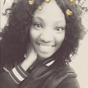 Meet your Posher, Alexis